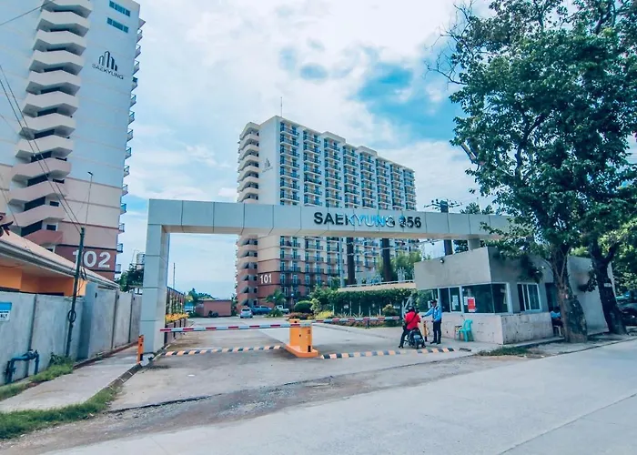 Affordable With Fast Wifi & Near Airport Apartment *